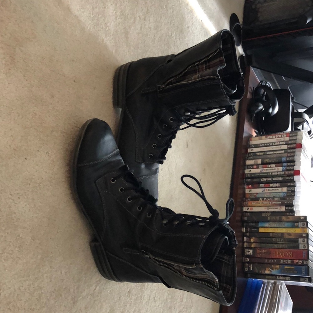 Combat boots